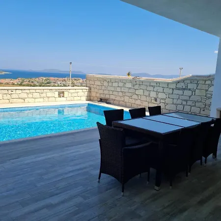 De-lale Cesme