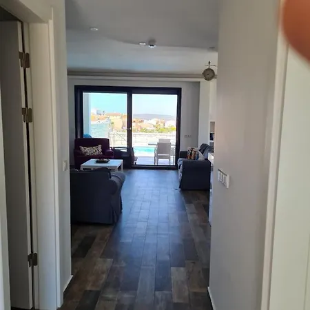 Villa De-lale Cesme